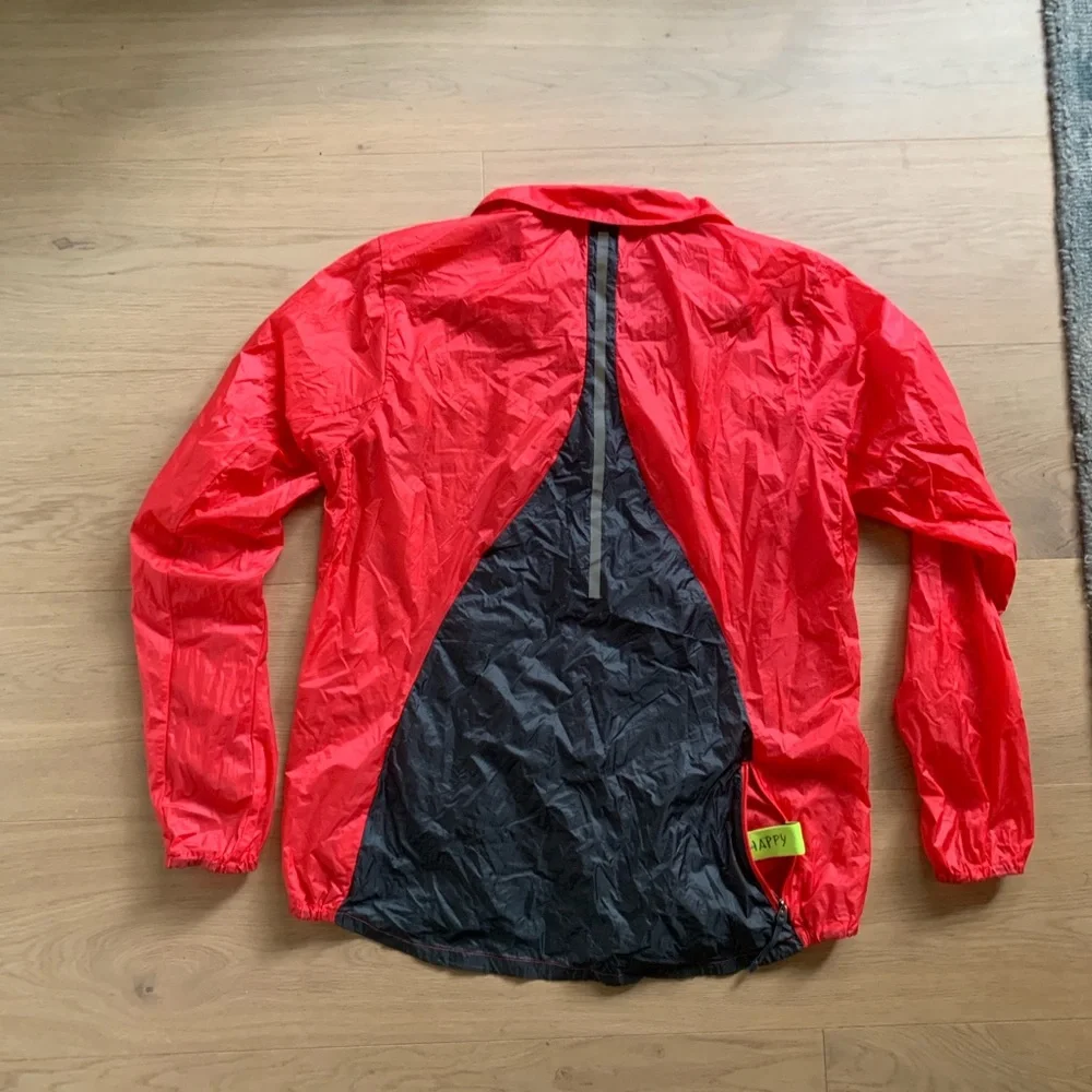 Brooks Run Happy Lightweight Windproof Water Resistant Packable Running Jacket_6